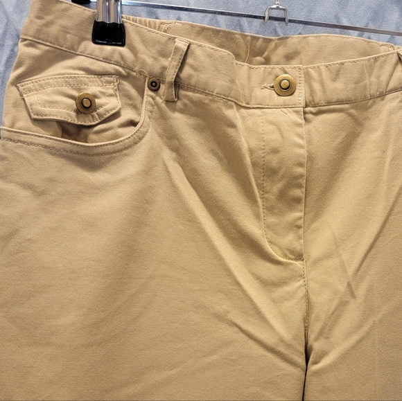 Women's Ruby Rd. Favorites Capri Pants Size 8 Color Cream - Picture 3 of 7